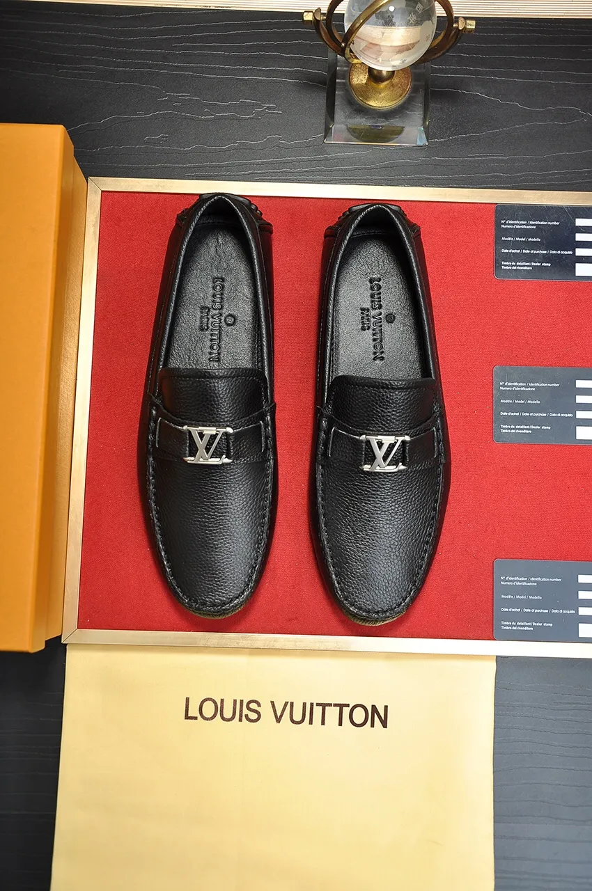 Men's men's shoes 💰420💶 [LV Doudou shoes] (water-dyed cowhide lining) new model is on the market, available on the official website. The new Doudou shoes are processed into single-color materials, and the uppers are made of imported horsehide leather. The body of the shoe is fully hemmed with mark thread, and is lined with imported original cowhide leather. The elegant shoe shape is super suitable for all-matching, and the size is 38-44.